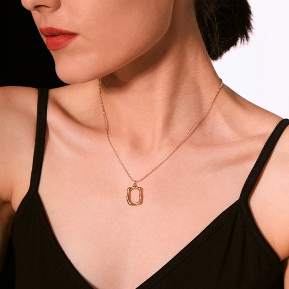 New 18K Gold Plated Irregular Geometric Pendant Necklace - Picture 2 of 5